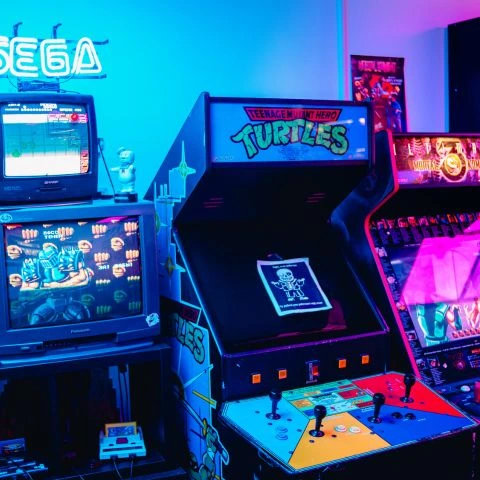 Professional Earning Game Development Solutions